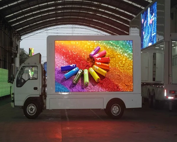 Vehículo de pantallas LED de publicidad móvil